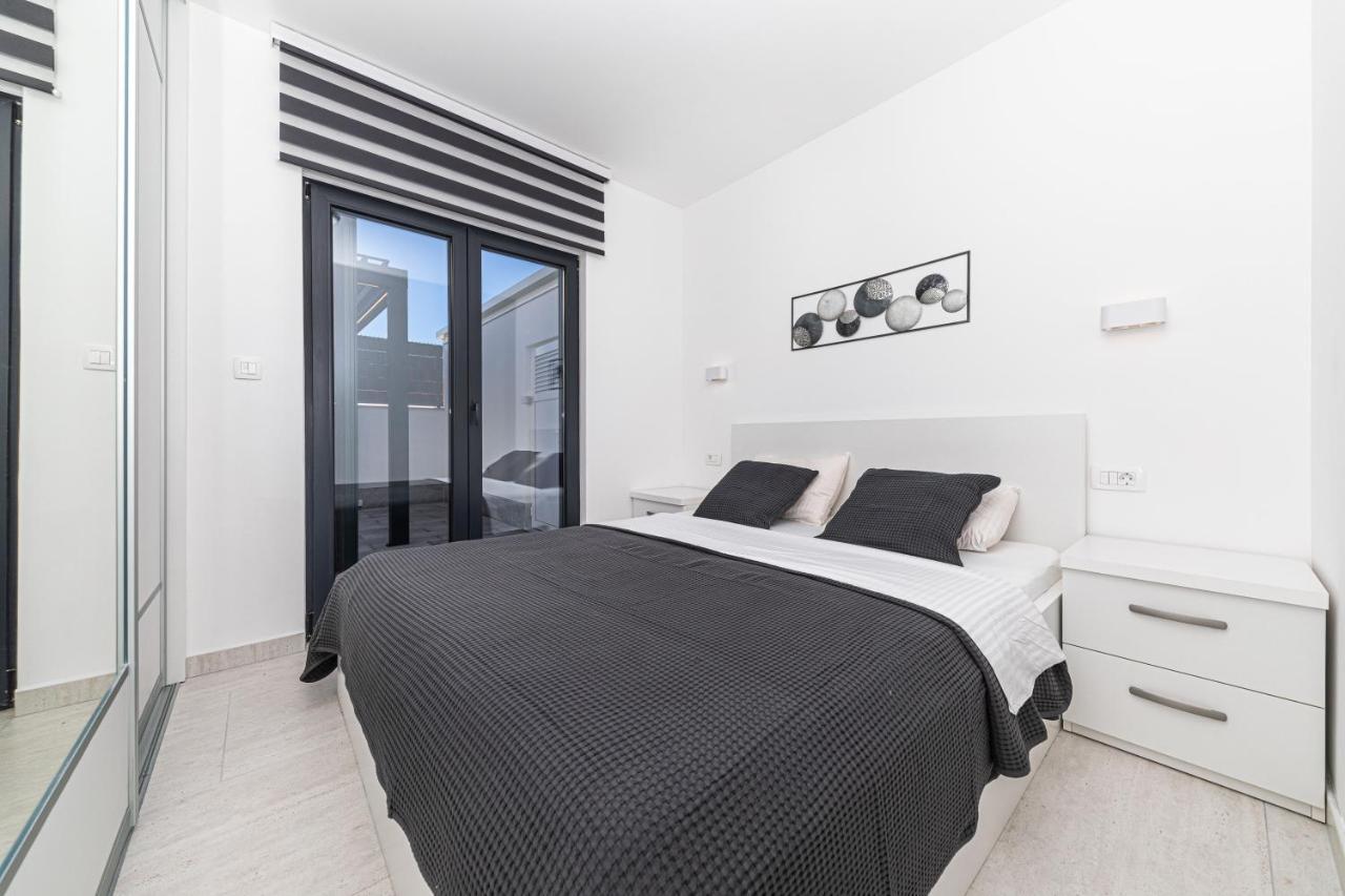 Luxury Apartment Pia With Swimming Pool And Grill Trogir Dış mekan fotoğraf