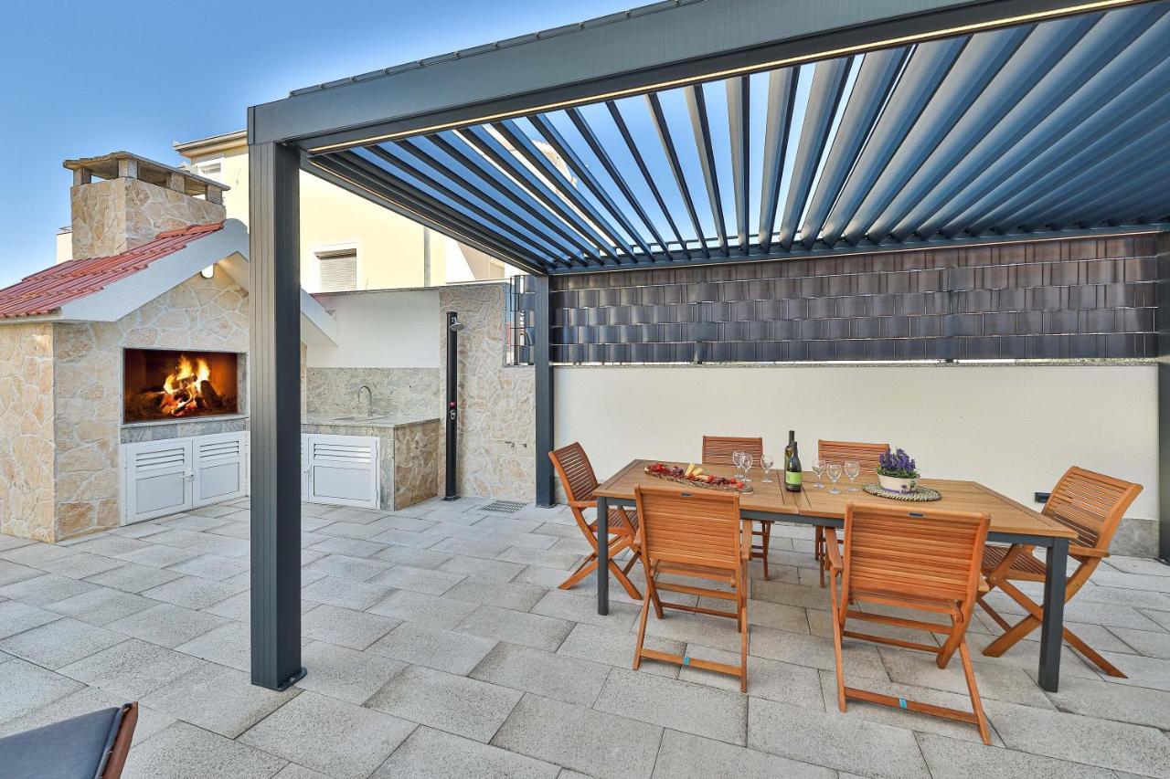Luxury Apartment Pia With Swimming Pool And Grill Trogir Dış mekan fotoğraf