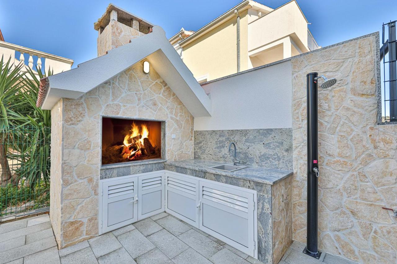 Luxury Apartment Pia With Swimming Pool And Grill Trogir Dış mekan fotoğraf
