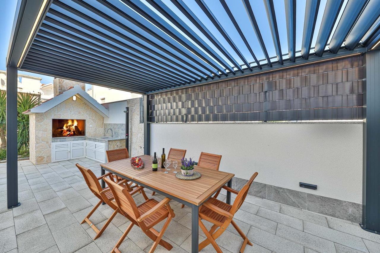 Luxury Apartment Pia With Swimming Pool And Grill Trogir Dış mekan fotoğraf