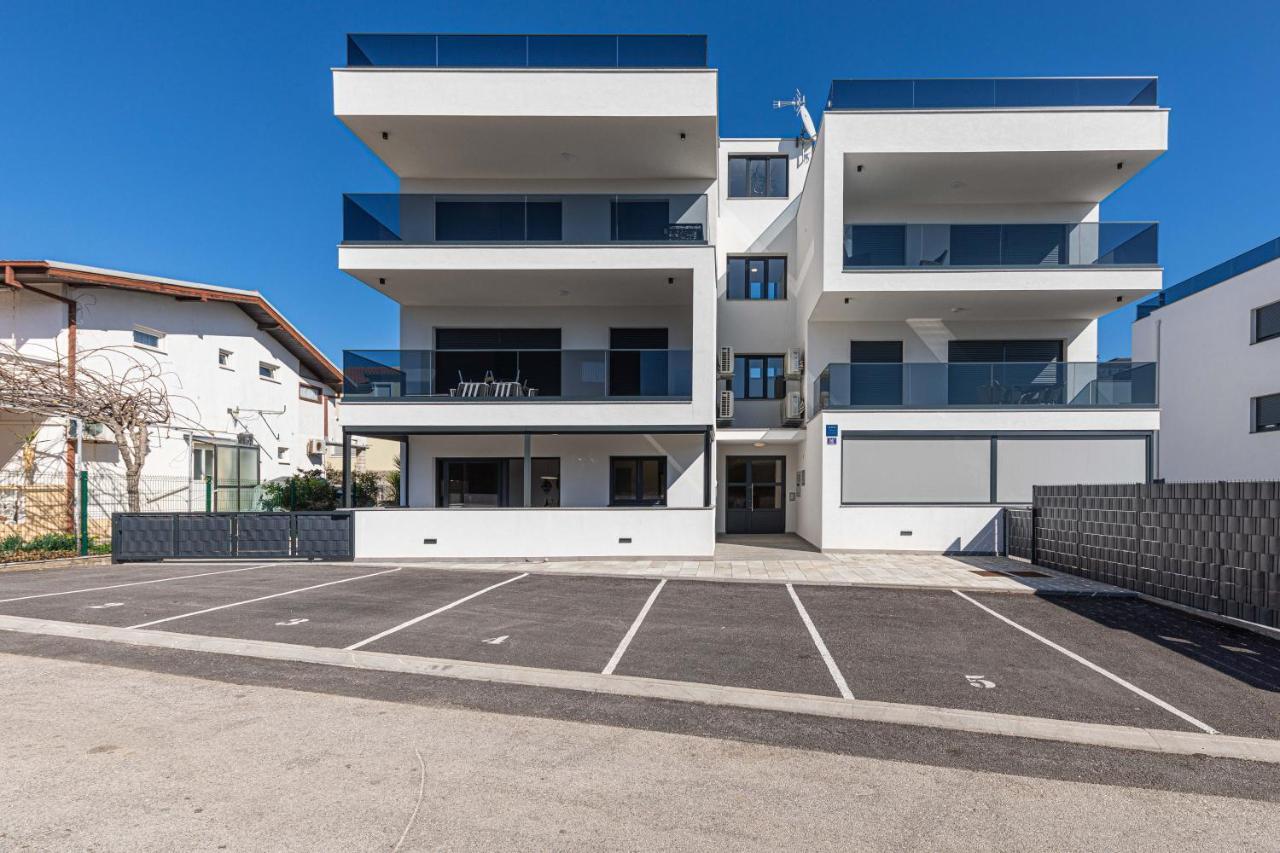 Luxury Apartment Pia With Swimming Pool And Grill Trogir Dış mekan fotoğraf